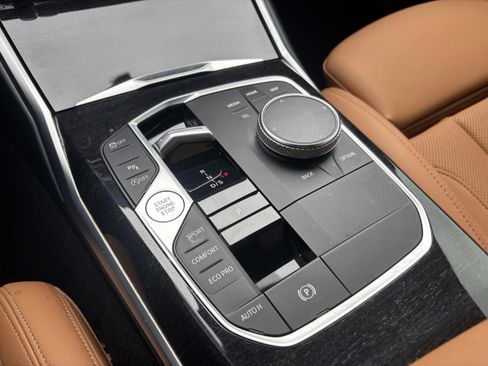 Certified 2024 BMW 330i Sedan w/ Convenience Package image 12