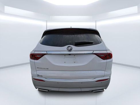 Used 2023 Buick Enclave Essence image 4