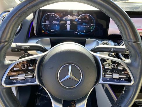 Used 2023 Mercedes-Benz GLB 250 4MATIC image 14