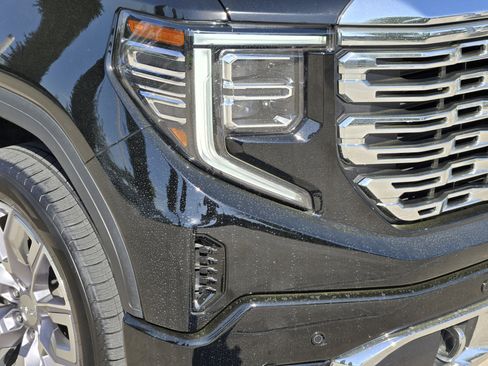 Used 2022 GMC Sierra 1500 Denali w/ Denali Reserve Package image 10