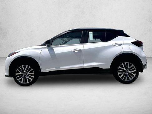 Used 2023 Nissan Kicks SV FWD image 6