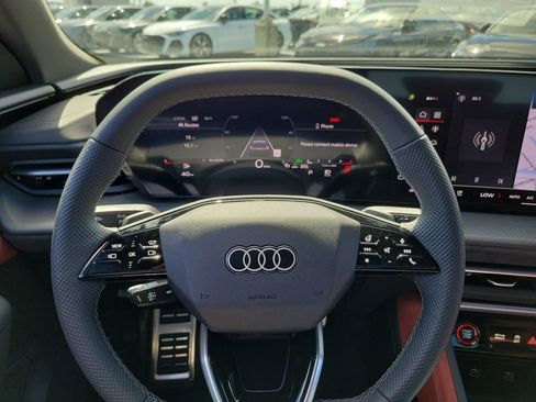 New 2025 Audi SQ5 Prestige image 7