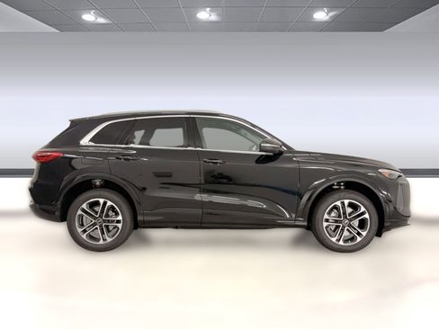Used 2025 Audi Q5 Premium w/ Convenience Package AWD/4WD image 8