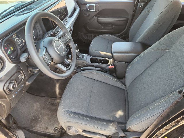 Used 2024 Jeep Wrangler Unlimited w/ Convenience Group AWD/4WD image 11