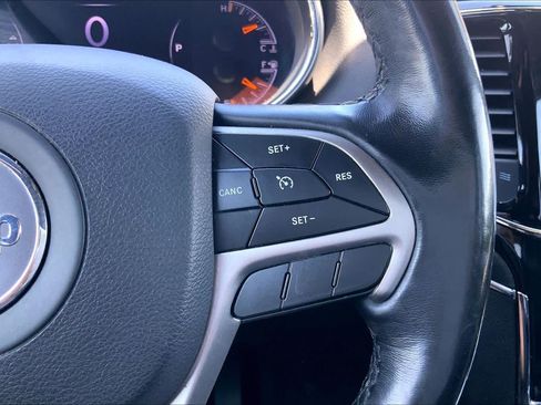 Used 2020 Jeep Grand Cherokee Limited AWD/4WD image 25