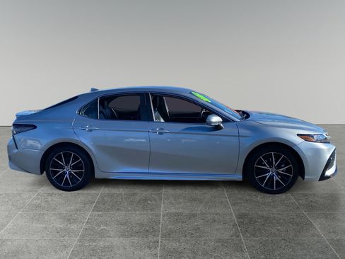 Used 2023 Toyota Camry SE FWD image 6
