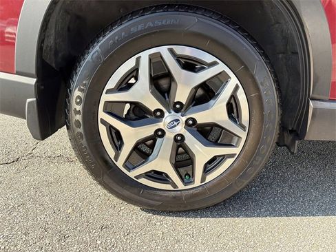 Used 2021 Subaru Forester Premium image 17