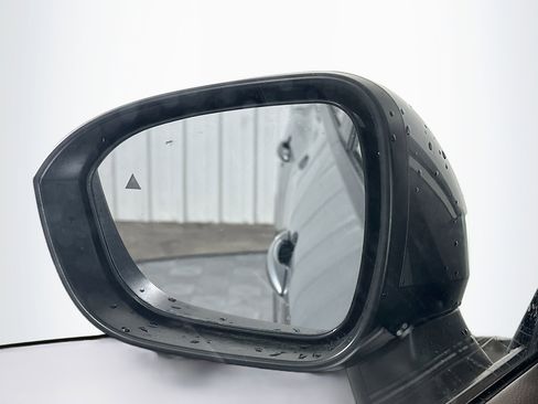 Used 2023 Nissan Rogue SV image 16