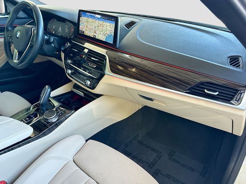 Certified 2023 BMW 540i w/ Premium Package image 31