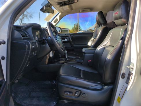 Used 2020 Toyota 4Runner TRD Off-Road image 15