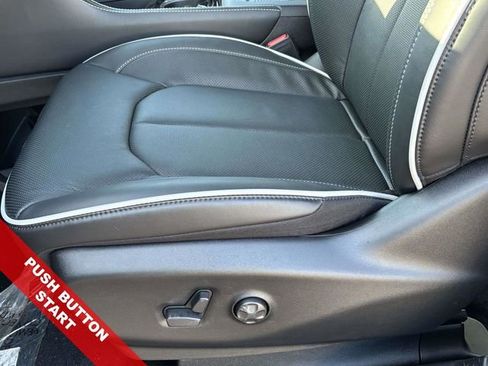 New 2026 Chrysler Pacifica Limited w/ Uconnect Theater Family Group image 18