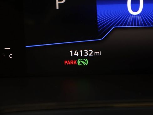 Used 2023 Volkswagen Taos SE image 33