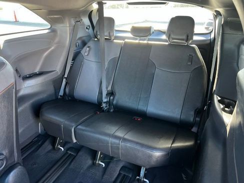 Used 2023 Toyota Sienna XSE image 16