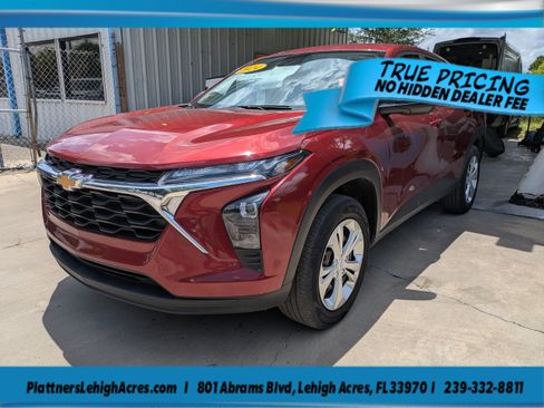 Used 2024 Chevrolet Trax LS w/ Driver Confidence Package FWD image 1