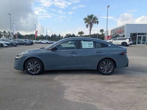 New 2026 Nissan Sentra SL w/ Floor Mat Package FWD image 6