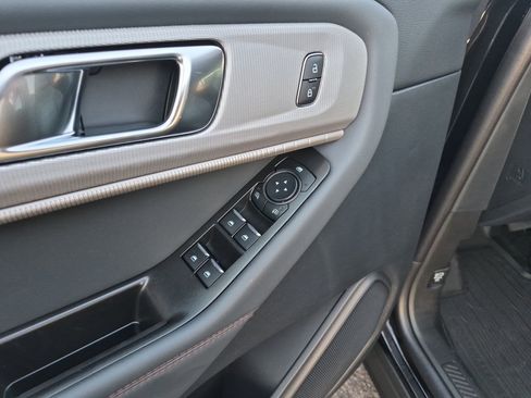New 2026 Ford Explorer Active w/ Active Comfort Package image 9