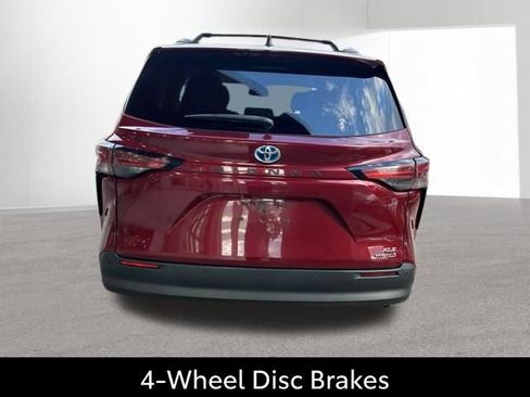 Used 2021 Toyota Sienna XLE w/ XLE Plus Package FWD image 9