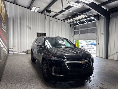 Used 2023 Chevrolet Traverse LT FWD image 17