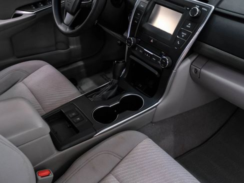 Used 2017 Toyota Camry LE FWD image 22