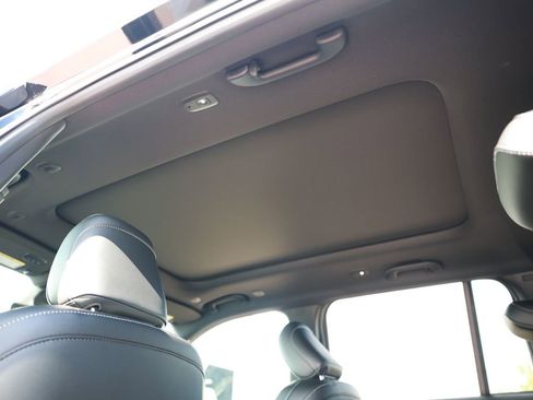 New 2025 Jeep Grand Cherokee Limited AWD/4WD image 32