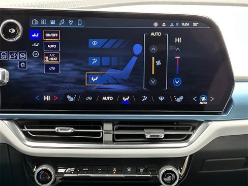 New 2026 Chevrolet Equinox EV LT image 16