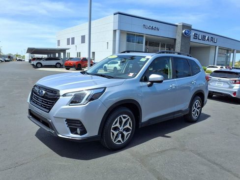 Used 2023 Subaru Forester Premium AWD/4WD image 7
