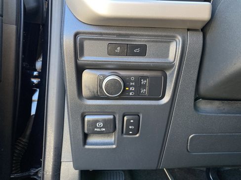 Used 2022 Ford Expedition Max XLT image 29