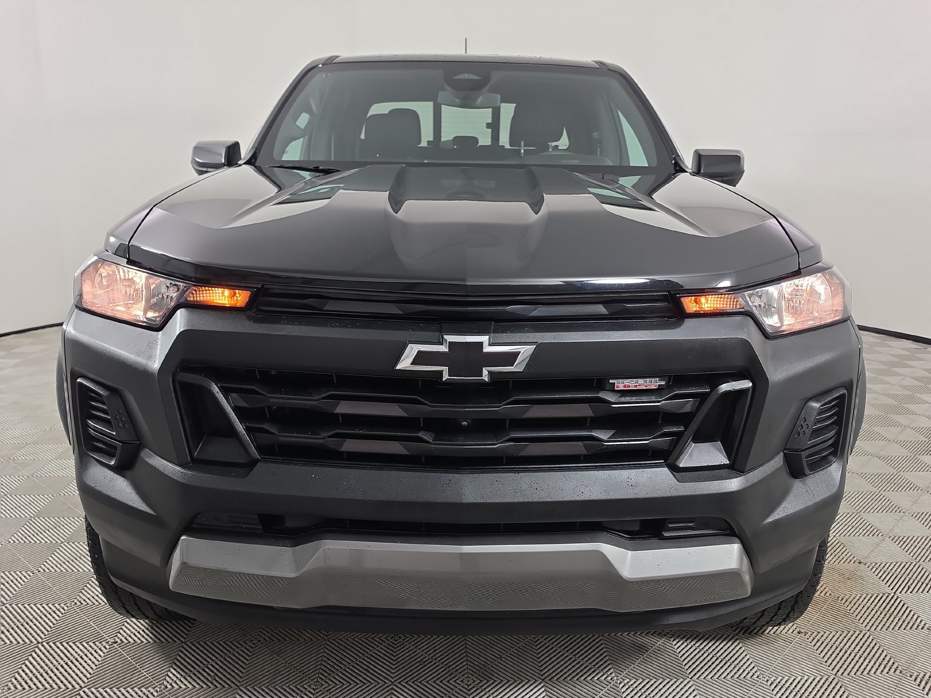 Used 2024 Chevrolet Colorado Trail Boss AWD/4WD image 2