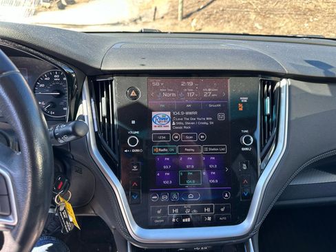 Used 2021 Subaru Outback Premium image 15