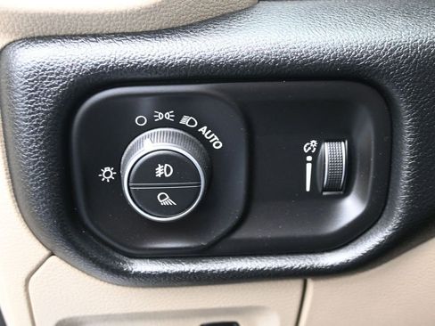 Used 2021 RAM 1500 Big Horn AWD/4WD image 16