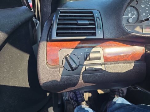 Used 2005 BMW 325Ci Convertible image 35