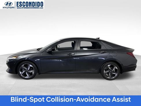 Used 2023 Hyundai Elantra SEL w/ Convenience Package image 3