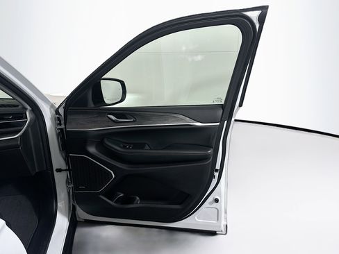 Used 2022 Jeep Grand Cherokee Limited 4xe AWD/4WD image 35