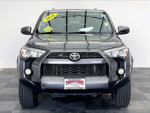 Used 2016 Toyota 4Runner SR5 AWD/4WD image 2