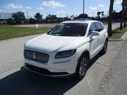 Used 2023 Lincoln Nautilus Reserve FWD image 3