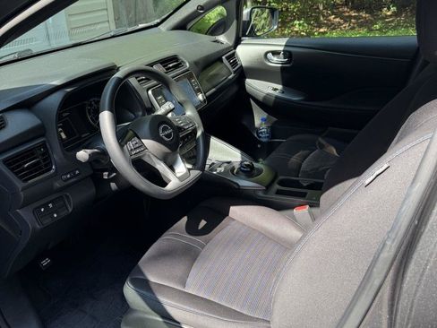 Used 2023 Nissan Leaf S FWD image 4