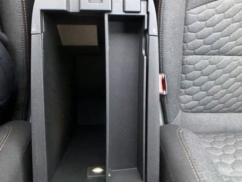 Used 2021 Chevrolet Equinox LT image 21