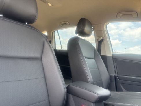 Used 2019 Volkswagen Tiguan SE FWD image 31