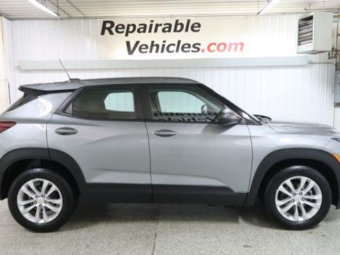 Used 2023 Chevrolet TrailBlazer LS FWD image 4