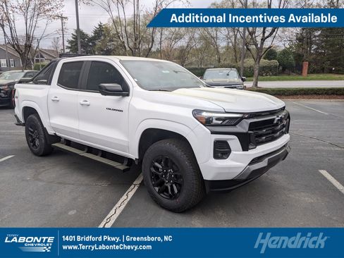New 2025 Chevrolet Colorado Z71 w/ Midnight Edition image 1
