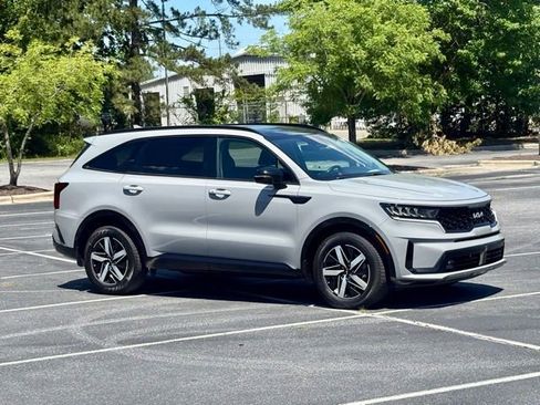 Used 2022 Kia Sorento EX w/ Panoramic Sunroof Package FWD image 10