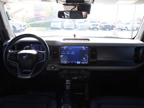 Used 2022 Ford Bronco Badlands image 14