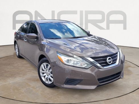 Used 2016 Nissan Altima 2.5 S w/ Interior Lighting Package FWD image 6