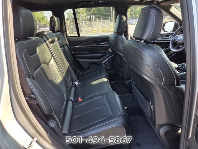 Used 2022 Jeep Grand Cherokee Overland AWD/4WD image 12
