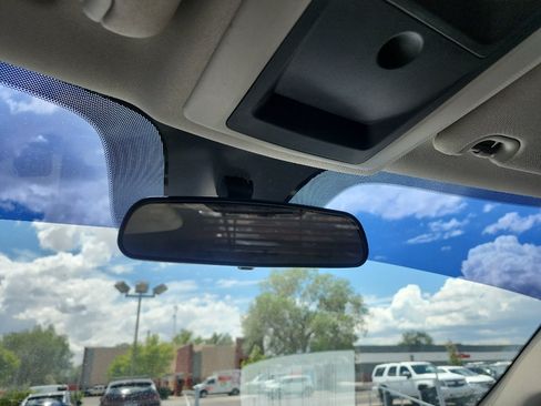 Used 2018 RAM 1500 Express AWD/4WD image 30