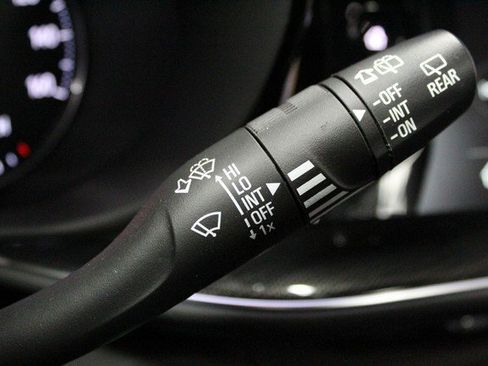 Certified 2023 Buick Envision Essence w/ Sport Touring Package image 26