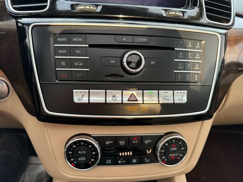 Used 2017 Mercedes-Benz GLS 450 4MATIC image 19