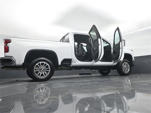 Used 2024 Chevrolet Silverado 2500 LTZ w/ LTZ Plus Package image 76