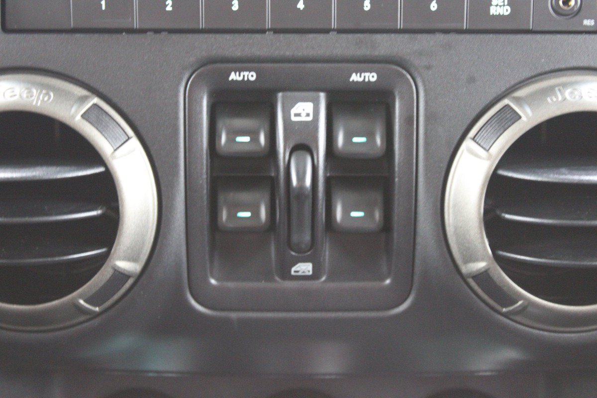 Used 2018 Jeep Wrangler Unlimited Sport AWD/4WD image 20