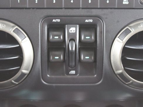 Used 2018 Jeep Wrangler Unlimited Sport AWD/4WD image 20